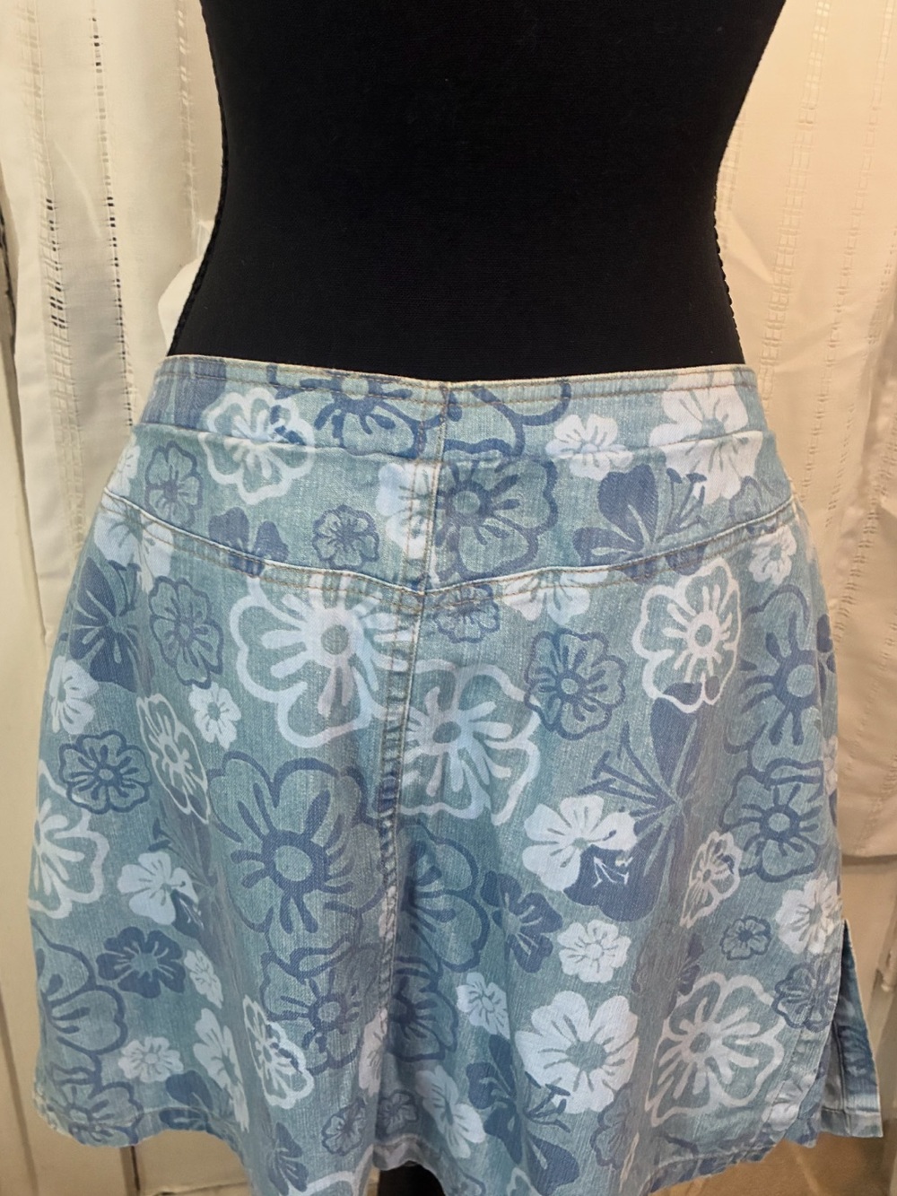 Liz Claiborne Light Blue Floral Denim Skort Size 14 Petite